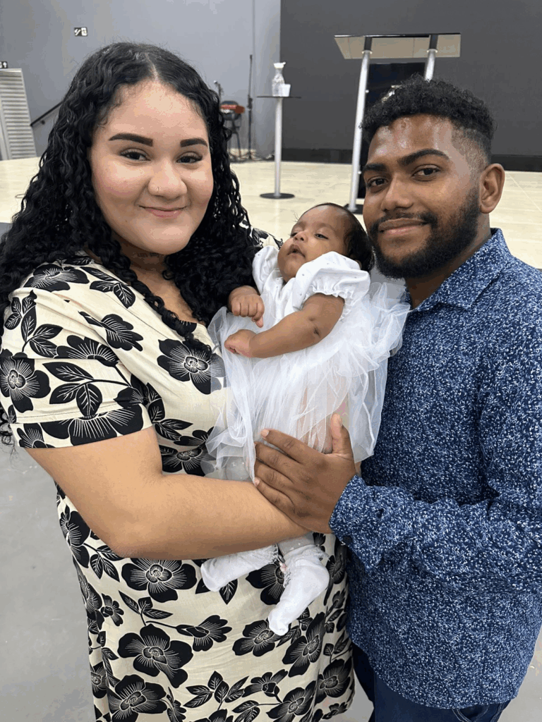 Ana Vitoria com os pais Daniel e
Beatrice 