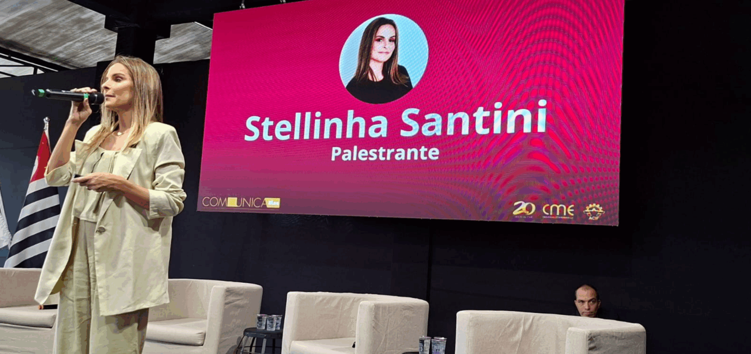 Stellinha Santini encanta no aniversário de 20 anos do CME-ACIF