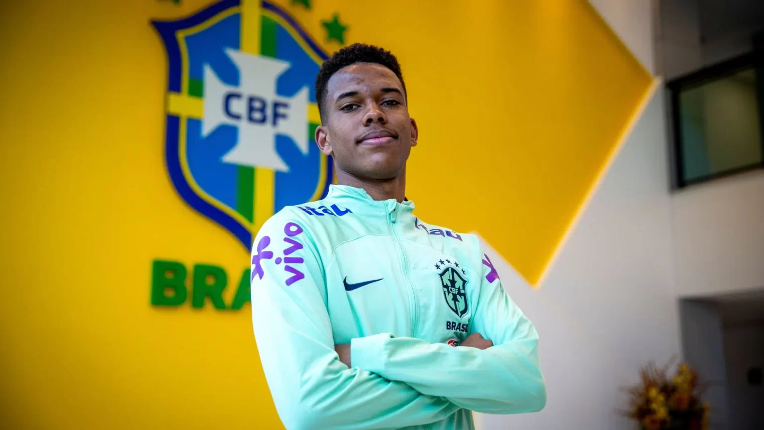 Estevão é indicado ao Troféu Kopa 2025 e entra para a história antes mesmo de estrear pelo Chelsea