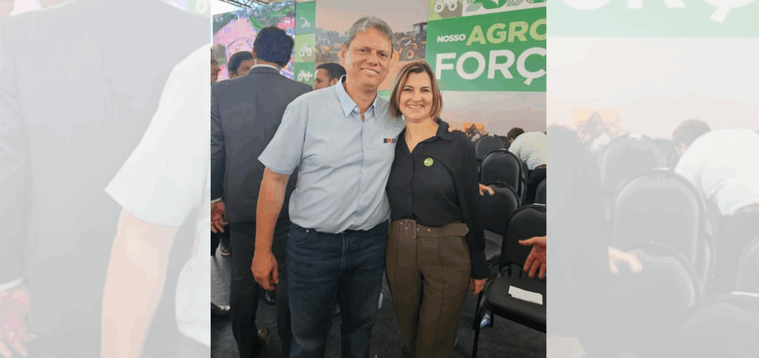 Deputada Delegada Graciela e governador Tarcísio entregam equipamentos agrícolas