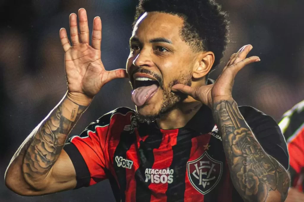 Vitória surpreende Santos na Vila Belmiro e complica briga contra o Z4