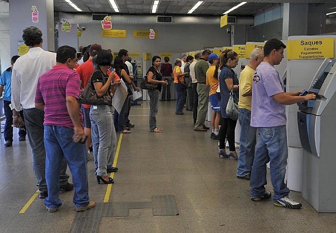 Bancos intensificam ofensiva contra contas usadas em fraudes e apostas ilegais