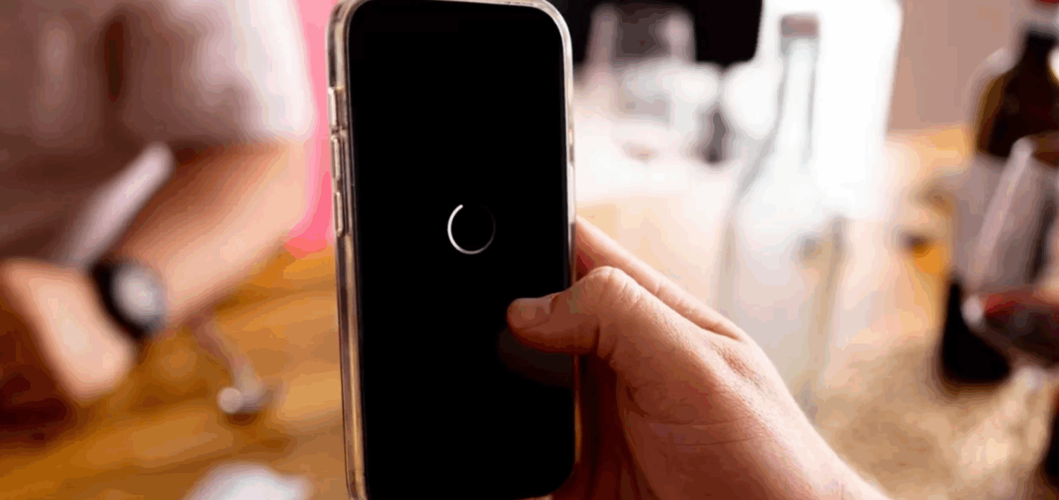Celular travando? Aprenda resolver o problema