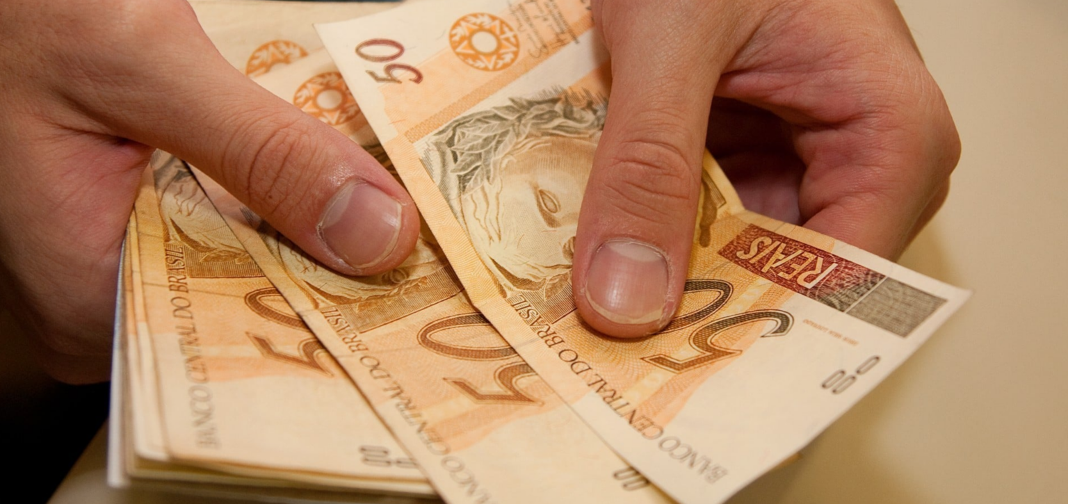 Segunda parcela do 13º salário deve ser paga até a próxima sexta-feira