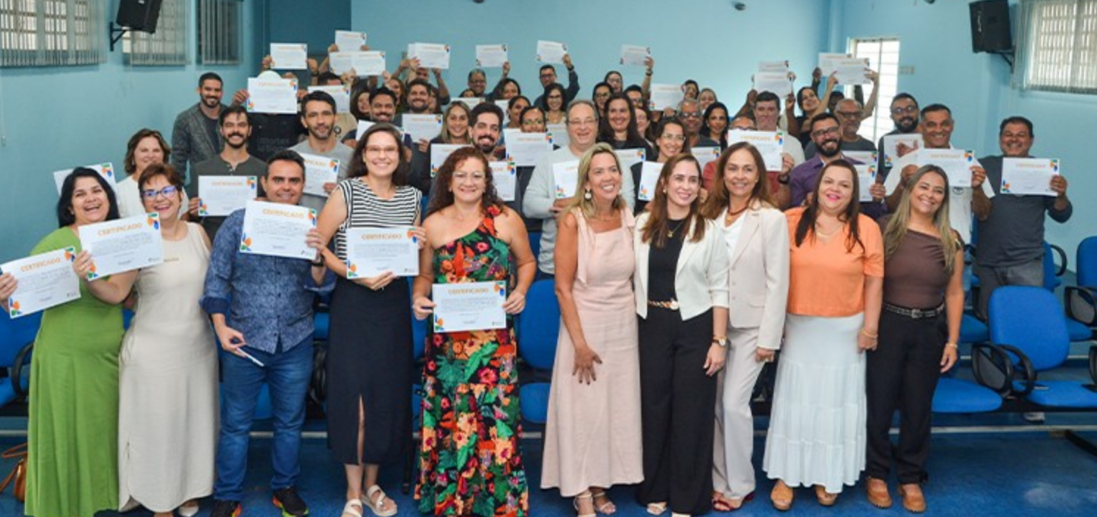Agentes recebem certificados de curso do Ministério da Saúde