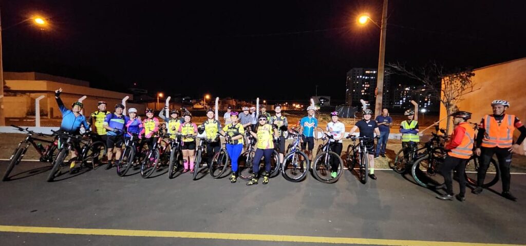 Franca pedala à noite em mais uma edição do Passeio Ciclístico Noturno