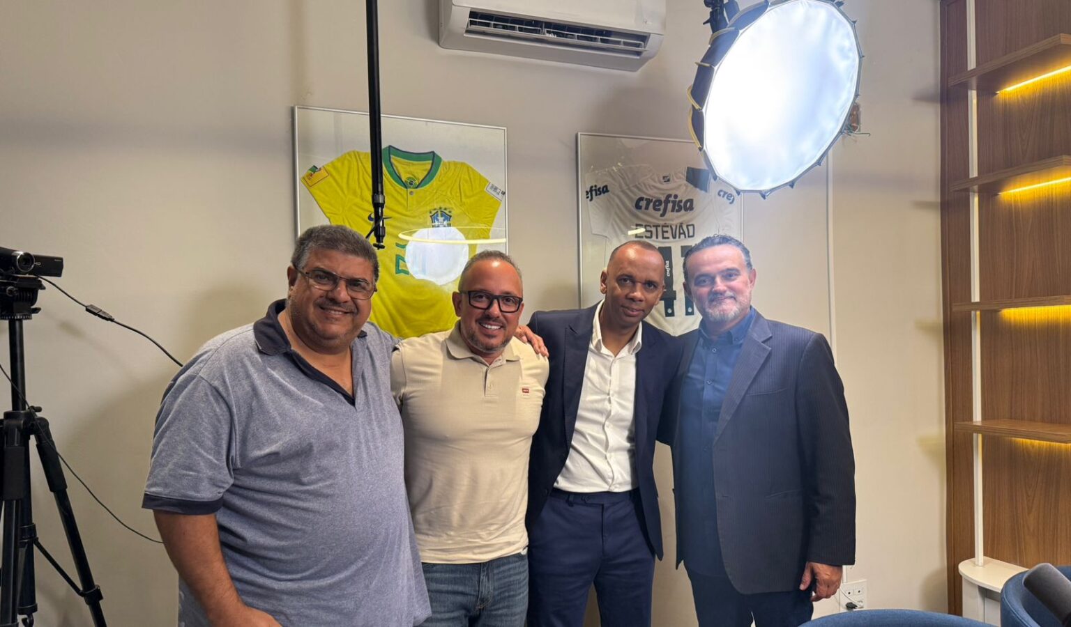 Fé, propósito e negócios marcam noite empresarial no PodVisão, nos estúdios do GCIVE