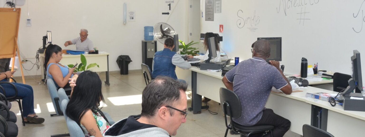 Emprega Franca e PAT iniciam semana com 73 vagas de emprego abertas