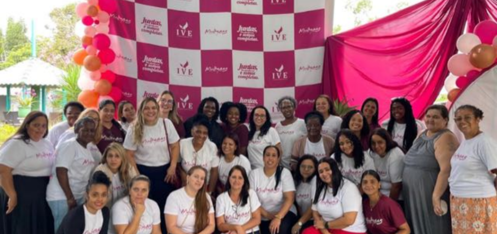 Mulheres Enraizadas: Quando a Fé Nos Faz Florescer