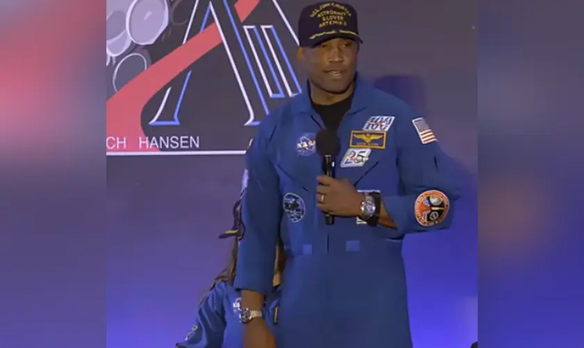 “Eu só podia agradecer a Deus”: astronauta emociona após voltar de missão histórica à Lua
