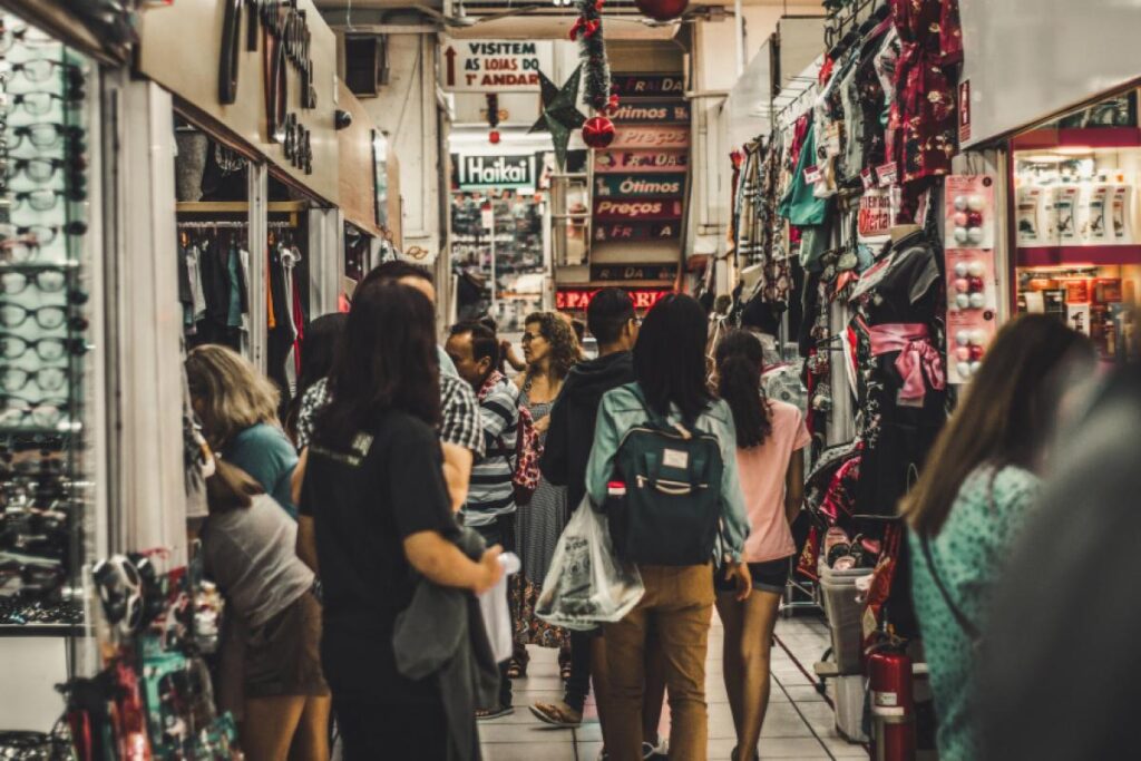 Menos horas, preços mais altos: estudo prevê impacto de até 6,2% no consumo