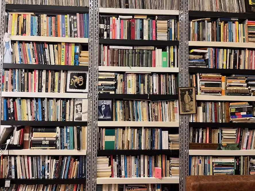 MEC lança aplicativo com quase 8 mil livros gratuitos e aposta na leitura digital