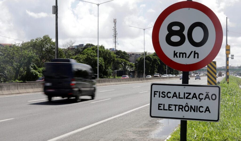 187 multas por minuto: imprudência no trânsito dispara alerta no Brasil em 2026