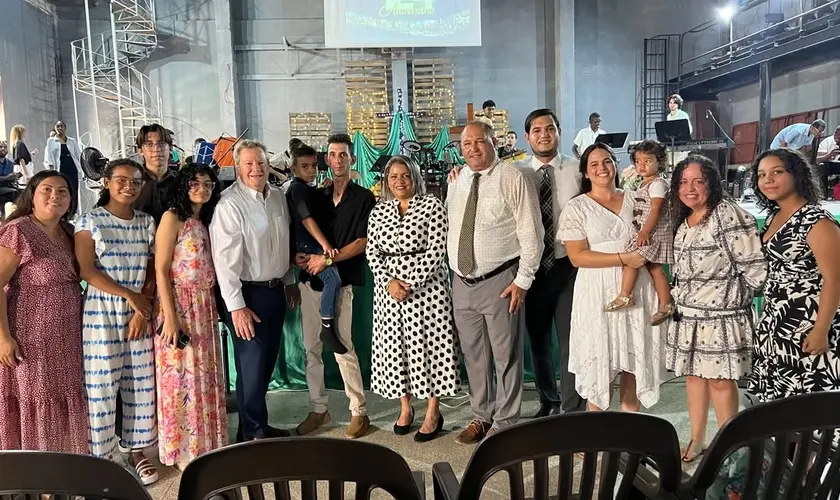Em culto de Pentecostes, diplomata dos EUA defende liberdade religiosa em Cuba
