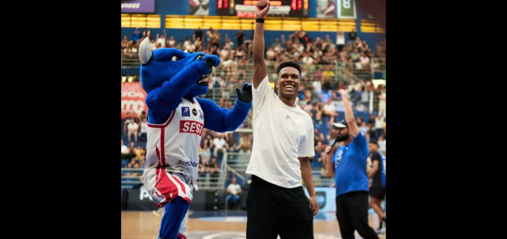 Estrelas da bola e do garrafão: Estevão brilha no Pedrocão na final do NBB