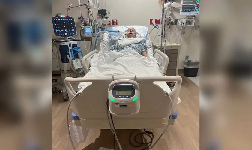 Com 70% de chance de morte, homem sobrevive a AVC grave após corrente de oração: “Jesus ainda cura”