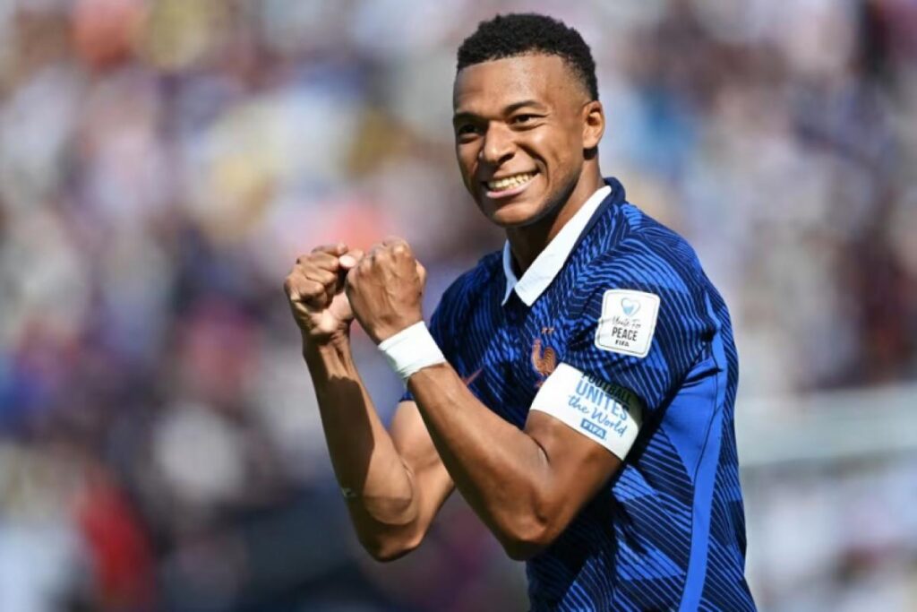 Mbappé faz dois, supera Pelé e comanda vitória da França na estreia da Copa do Mundo de 2026