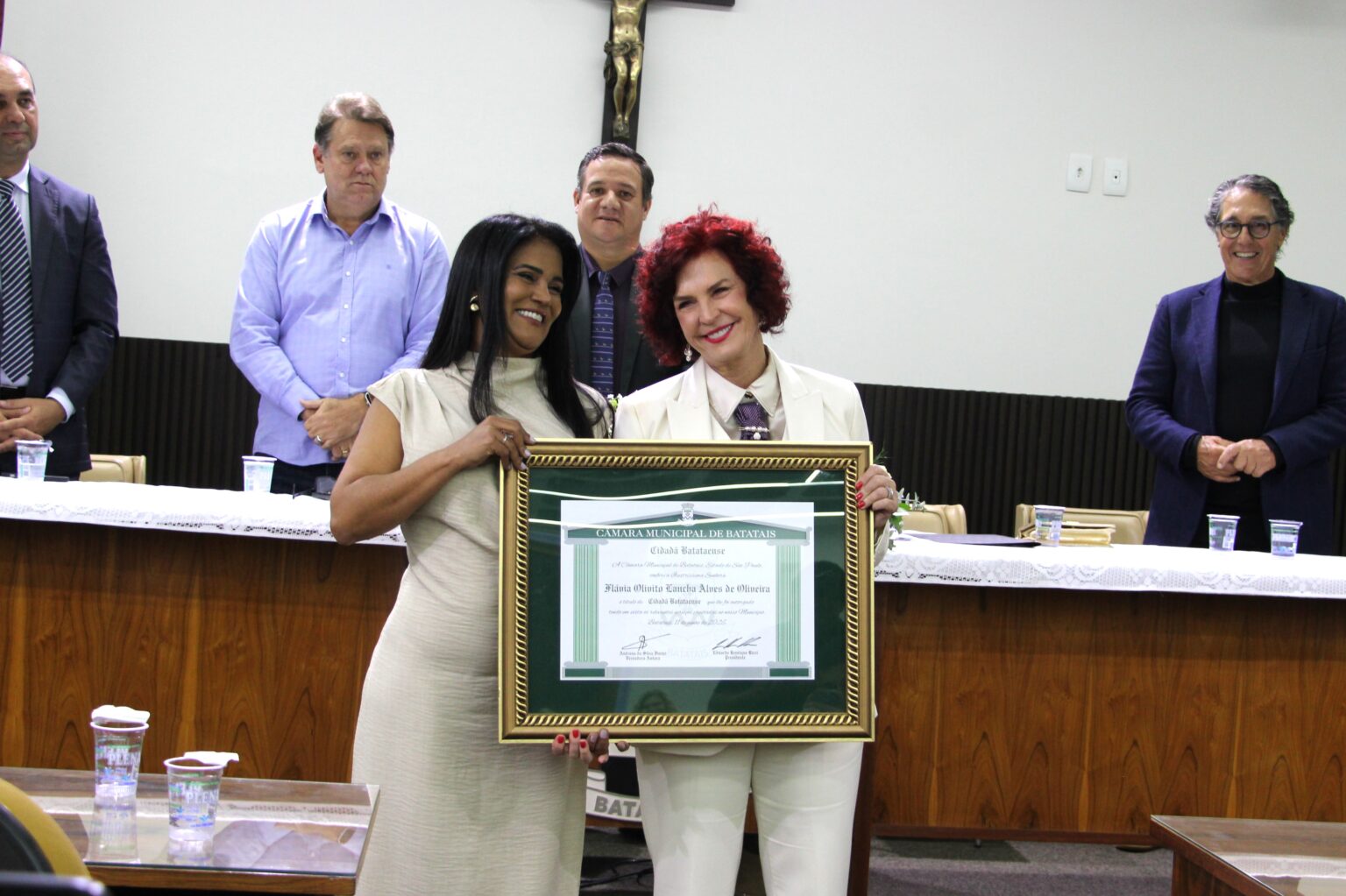 Flávia Lancha recebe título de Cidadã Batataense em sessão solene marcada pela emoção
